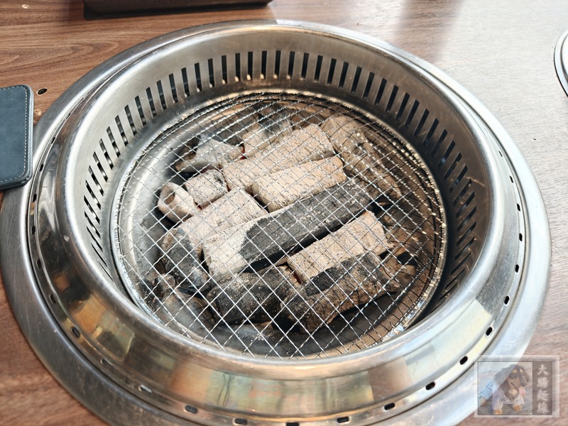 銀山燒肉桌上炭爐與烤網
